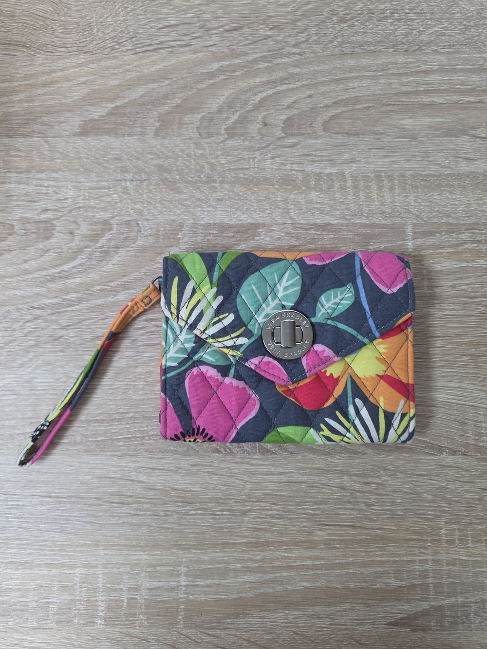 Vera Bradley Jazzy Blooms Quilted Smartphone Wristlet Wallet Bag Floral Boho